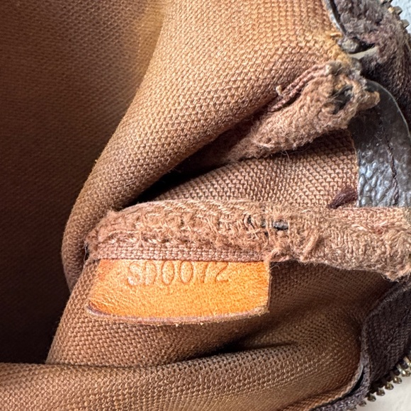 Louis Vuitton Brown Monogram Pouch authentic - Picture 12 of 16